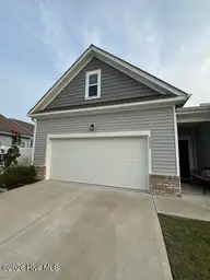 2029 Bogue Lane, New Bern, NC 28562 — 3-bedroom home in Belle Oaks, New Bern, NC, photo 2 of 40: IMG_3178