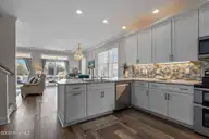 10522 Island Circle, Emerald Isle, NC 28594 — 3-bedroom home in Wyndtree, Emerald Isle, NC, photo 9 of 38: Kitchen
