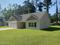 525 Vineland Drive, Whiteville, NC 28472 — 3-bedroom home in Runnymeade, Whiteville, NC, photo 2 of 26
