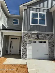 34 Joyner Park Drive, Rocky Mount, NC 27803 — 3-bedroom townhome in Joyner Park, Rocky Mount, NC, photo 2 of 20: IMG_4119