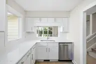 323 Wimbledon Court, Wilmington, NC 28412 — 3-bedroom townhome in Echo Farms, Wilmington, NC, photo 6 of 41