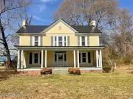 105 W Wayne Street, Fremont, NC 27830 — 3-bedroom home, Fremont, NC, photo 1 of 35: Front 1