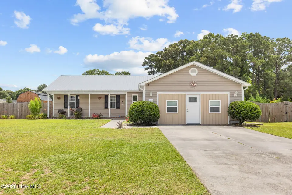 309 Parkton Drive, Richlands, NC 28574 — 3-bedroom home in Cherrywoods, Richlands, NC, photo 1 of 31