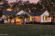 613 Ravenswood Road, Hampstead, NC 28443 — 3-bedroom waterfront home in Olde Point, Hampstead, NC, photo 3 of 67