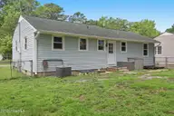508 Oak Lane, Jacksonville, NC 28540 — 3-bedroom home in Northwoods, Jacksonville, NC, photo 5 of 35: 7-web-or-mls-508 Oak Ln. 22