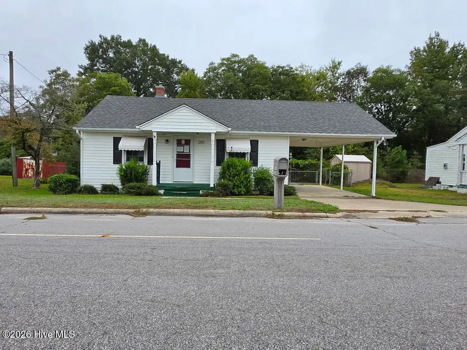 305 E Commercial Avenue, Stantonsburg, NC 27883 — 2-bedroom home, Stantonsburg, NC, photo 1 of 11: Front