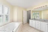 424 Commerce Avenue A, Morehead City, NC 28557 — 2-bedroom condo in Bridgewood Condo, Morehead City, NC, photo 21 of 24: Primary Bathroom