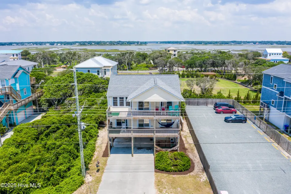 2305 S Shore Drive, Surf City, NC 28445 — 4-bedroom waterfront home in Buccaneer Beach, Surf City, NC, photo 1 of 61: 055_dji_0190_938
