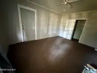 706 E Lenoir Avenue, Kinston, NC 28501 — 3-bedroom home, Kinston, NC, photo 12 of 22: IMG_4085