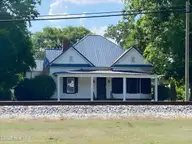 301 S Wilson Street, Fremont, NC 27830 — 1-bedroom home, Fremont, NC, photo 4 of 40: IMG_1599