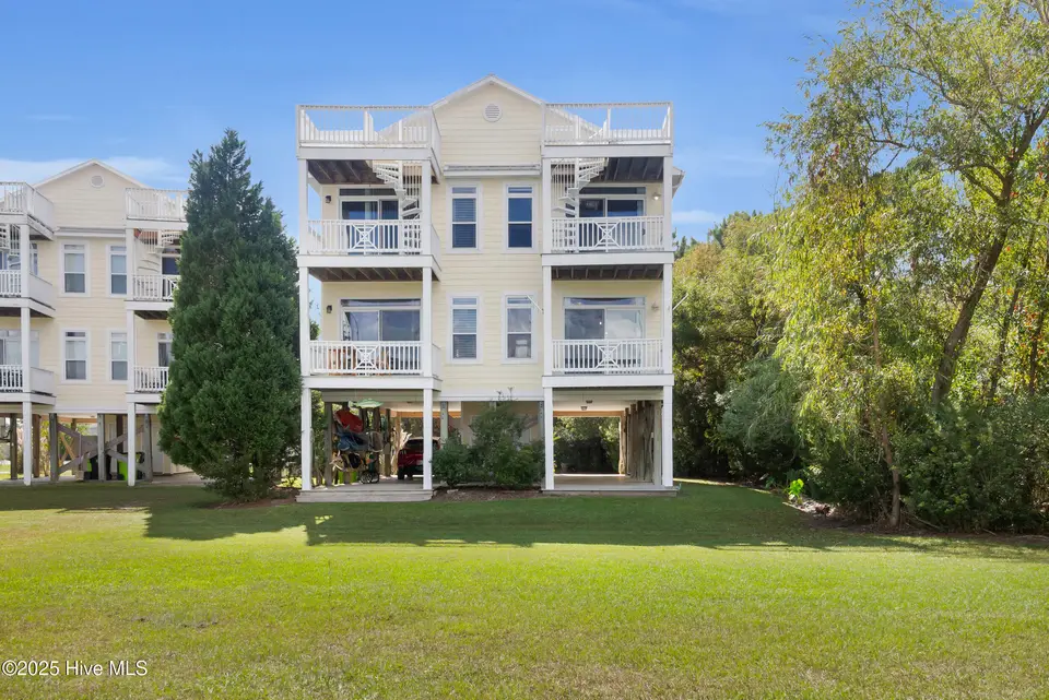 4001 Marina Townes Drive, New Bern, NC 28560 — 3-bedroom waterfront townhome in Fairfield Harbour, New Bern, NC, photo 1 of 25