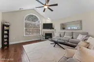 112 E Chelsea Court, Southern Pines, NC 28387 — 3-bedroom condo in Mid South Club, Southern Pines, NC, photo 5 of 32: 24-web-or-mls-DSC07740