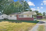 1305 N Robin Street, Goldsboro, NC 27534 — 3-bedroom home in Jefferson Park, Goldsboro, NC, photo 2 of 33