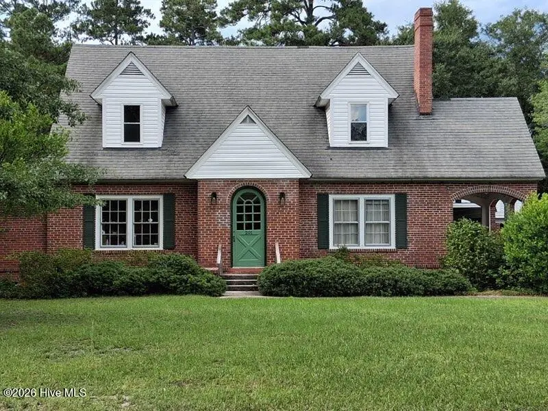 201 E Bell Street, Tabor City, NC 28463 — 4-bedroom home, Tabor City, NC, photo 1 of 28