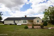 10581 E Nc 42 Highway, Middlesex, NC 27557 — 3-bedroom home, Middlesex, NC, photo 3 of 38: HN9A7359_pro_2500x1667