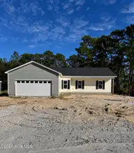 17-2 Crown Point Road, Hubert, NC 28539 — 3-bedroom home in Crown Point, Hubert, NC, photo 1 of 7