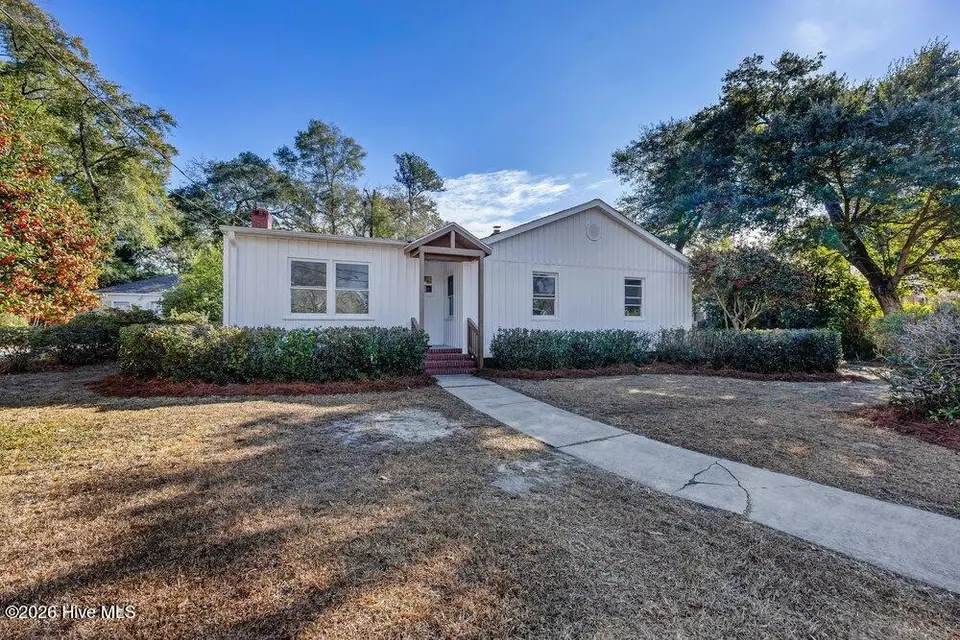 329 Wayne Drive, Wilmington, NC 28403 — 3-bedroom home in Beaumont, Wilmington, NC, photo 1 of 45