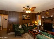 207 E Willowood Lane, Jacksonville, NC 28546 — 3-bedroom home in Brynn Marr, Jacksonville, NC, photo 5 of 11