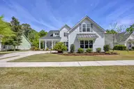207 Loder Avenue, Wilmington, NC 28409 — 4-bedroom waterfront home in Loder Landing, Wilmington, NC, photo 10 of 72: 005_img_2383_372