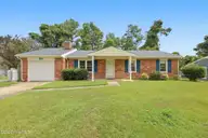 200 Royal Drive, Jacksonville, NC 28546 — 3-bedroom home in Regalwoods, Jacksonville, NC, photo 2 of 55