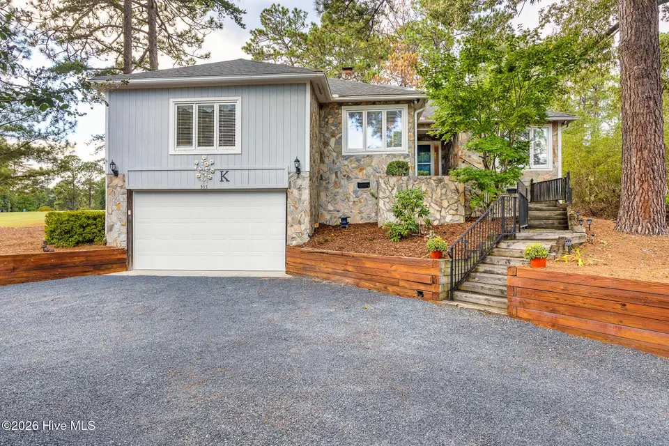 535 Saint Andrews Drive, Pinehurst, NC 28374 — 3-bedroom home in Unit 1, Pinehurst, NC, photo 1 of 40: front