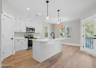 4926 Oleander Drive Unit B, Wilmington, NC 28403 — 3-bedroom townhome, Wilmington, NC, photo 2 of 33: 4926 Oleander Dr Unit B MLS-19
