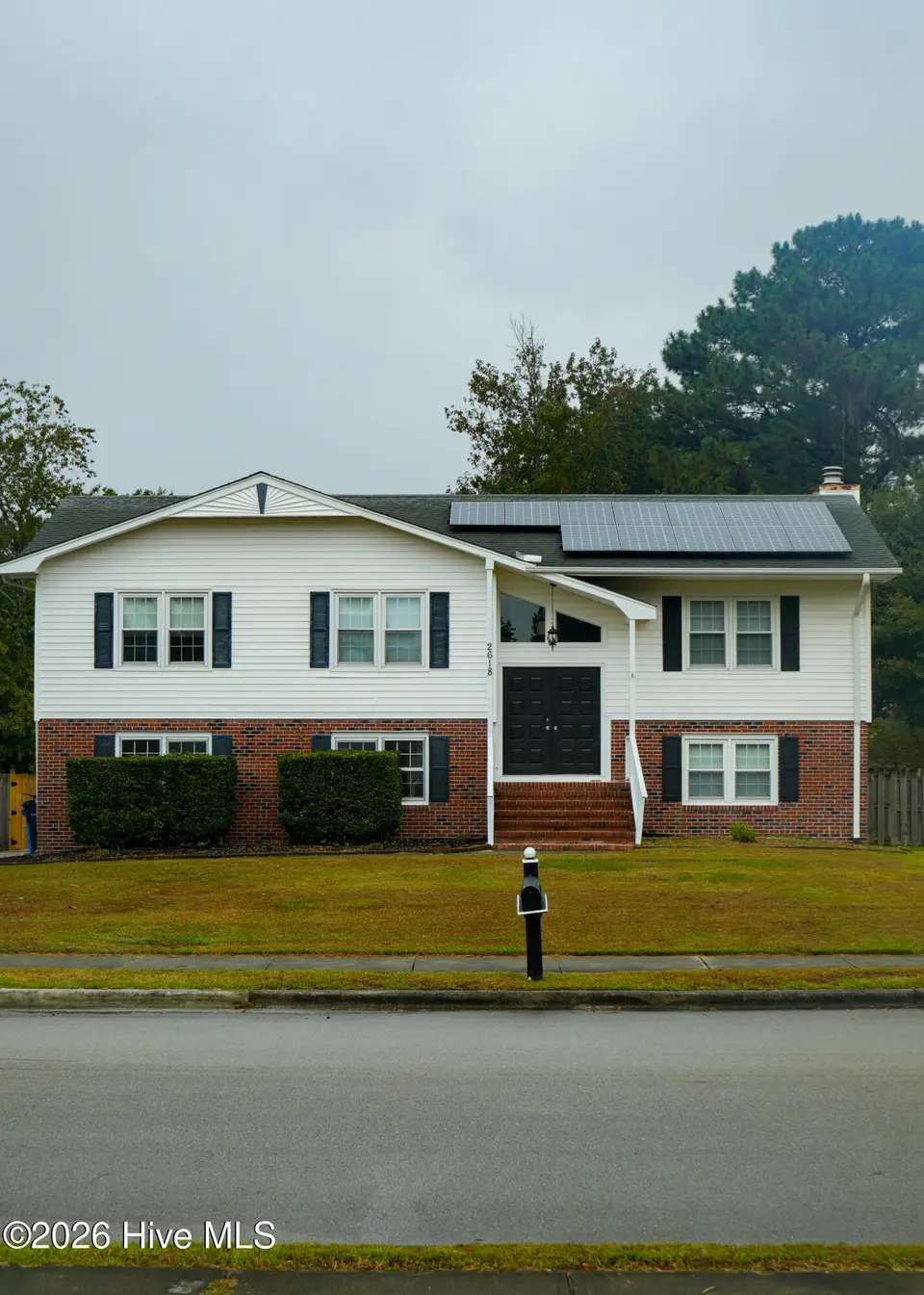 2618 Northwoods Drive, Jacksonville, NC 28540 — 4-bedroom home in Northwoods Park, Jacksonville, NC, photo 1 of 37: Front