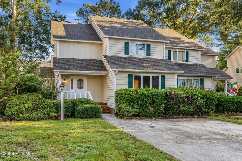 323 Wimbledon Court, Wilmington, NC 28412 — 3-bedroom townhome in Echo Farms, Wilmington, NC, photo 1 of 41: 1Q3A8761-Edit--print-3