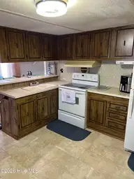 112 Pettiford Road, Peletier, NC 28584 — 3-bedroom waterfront manufactured home in Pettiford Point, Peletier, NC, photo 14 of 19: IMG_3879