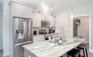 421 Taylorwood Drive, Beaufort, NC 28516 — 4-bedroom home in Beaufort Club, Beaufort, NC, photo 13 of 43: Kitchen bar