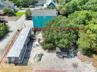 104 Moorefield Drive, Carolina Beach, NC 28428 — 2-bedroom manufactured home in Heart of Carolina Beach, Carolina Beach, NC, photo 5 of 19