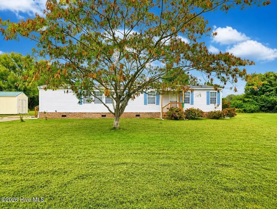 107 Bluebird Drive, Elizabeth City, NC 27909 — 3-bedroom manufactured home in Halls Creek Village, Elizabeth City, NC, photo 1 of 21