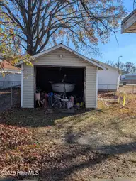 108 S Spence Avenue, Goldsboro, NC 27534 — 2-bedroom home in Hillcrest Farm, Goldsboro, NC, photo 4 of 20: PXL_20251203_160122585