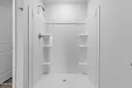 614 S Squires Run Lane, Richlands, NC 28574 — 3-bedroom home in Squires Run Village, Richlands, NC, photo 24 of 50: Master Bathroom