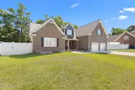 402 King Richard Court, Jacksonville, NC 28546 — 4-bedroom home in Palmetto Park, Jacksonville, NC, photo 3 of 50: king-3