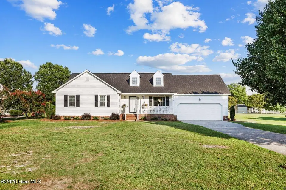 114 Trappers Run Drive, Goldsboro, NC 27530 — 3-bedroom home in Fallingbrook, Goldsboro, NC, photo 1 of 53: 114 Trappers Run Dr-1