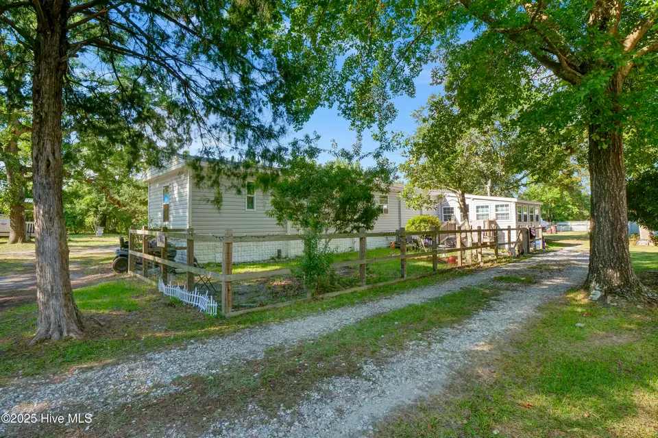 215 Anderson Drive, Hampstead, NC 28443 — 2-bedroom manufactured home in Virginia Creek Sub-Division, Hampstead, NC, photo 1 of 32