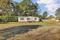 307 Buttonwood Court, Rocky Point, NC 28457 — 3-bedroom manufactured home in Creekwalk @ Bellhammon, Rocky Point, NC, photo 2 of 24