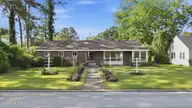 1608 Rhem Avenue, New Bern, NC 28560 — 3-bedroom home in Ghent, New Bern, NC, photo 6 of 52: 48-web-or-mls-DJI_0878
