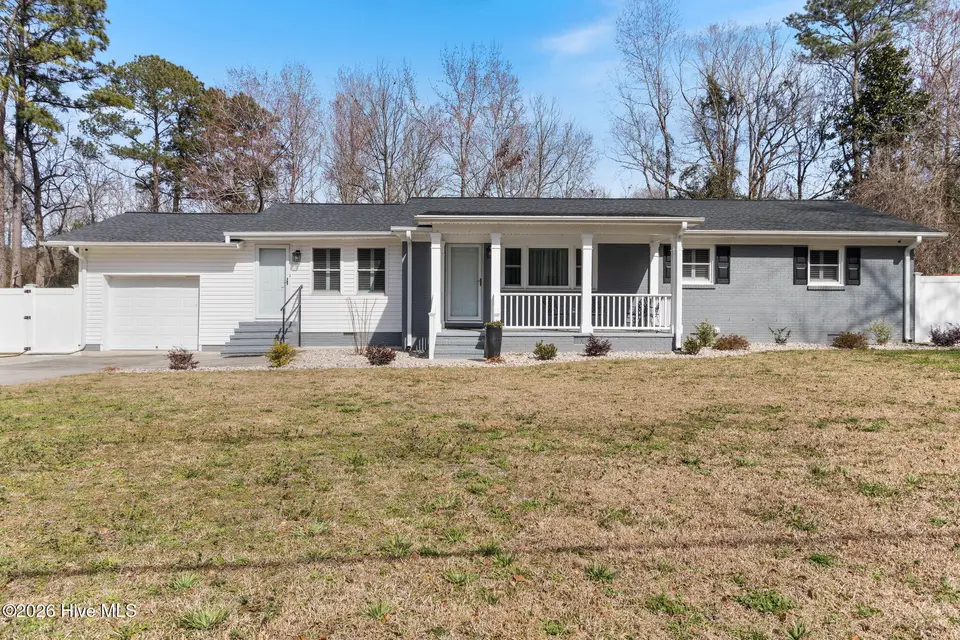 687 Bitmore Road, Whiteville, NC 28472 — 2-bedroom home in Whiteville, Whiteville, NC, photo 1 of 35: Front Home View