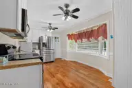 6960 Us 70 Highway E, New Bern, NC 28560 — 3-bedroom home, New Bern, NC, photo 8 of 32: IMG_0892