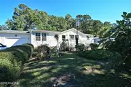 907 Palmer Drive, Carolina Shores, NC 28467 — 3-bedroom manufactured home in Village At Calabash, Carolina Shores, NC, photo 21 of 26
