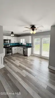 103 Felicity Lane, New Bern, NC 28562 — 4-bedroom home in Sellhorn Heights, New Bern, NC, photo 13 of 41: 8C6A64F8-5E3D-4D26-8CEC-310E144D299D