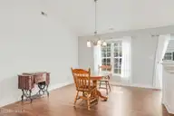 301 Ransom Brook Court, Beaufort, NC 28516 — 3-bedroom home in Eastman Creek, Beaufort, NC, photo 12 of 40: 13-web-or-mls-chadwick-visuals-301-ranso