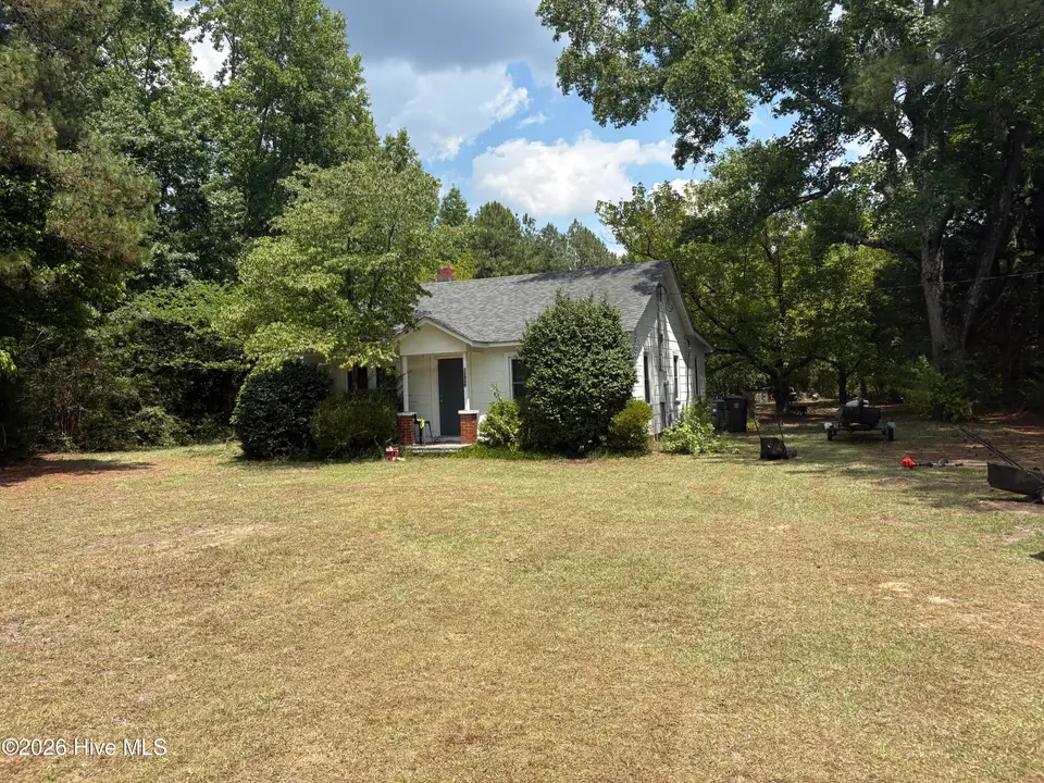 12905 Us 15-501 Highway N 12905, Aberdeen, NC 28315 — 3-bedroom home in Aberdeen, Aberdeen, NC, photo 1 of 21: IMG_4215