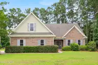 330 Crown Pointe Drive, Hampstead, NC 28443 — 4-bedroom waterfront home in Crown Pointe, Hampstead, NC, photo 3 of 51