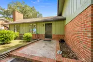 802 Sound View Drive, Hampstead, NC 28443 — 3-bedroom waterfront home in Washington Acres, Hampstead, NC, photo 11 of 66: 8A162FFA-D670-487B-A391-65A41791BE71_1_2