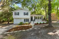 134 Channel Haven Drive S, Wilmington, NC 28409 — 3-bedroom waterfront home in Channel Haven, Wilmington, NC, photo 4 of 37
