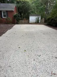 802 Forest Hill Circle, Greenville, NC 27858 — 3-bedroom home in University, Greenville, NC, photo 6 of 31: Driveway
