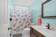 1011 Weathervane Hill Drive, Rocky Mount, NC 27803 — 3-bedroom home in Weathervane Hill, Rocky Mount, NC, photo 17 of 26: Guest Bath